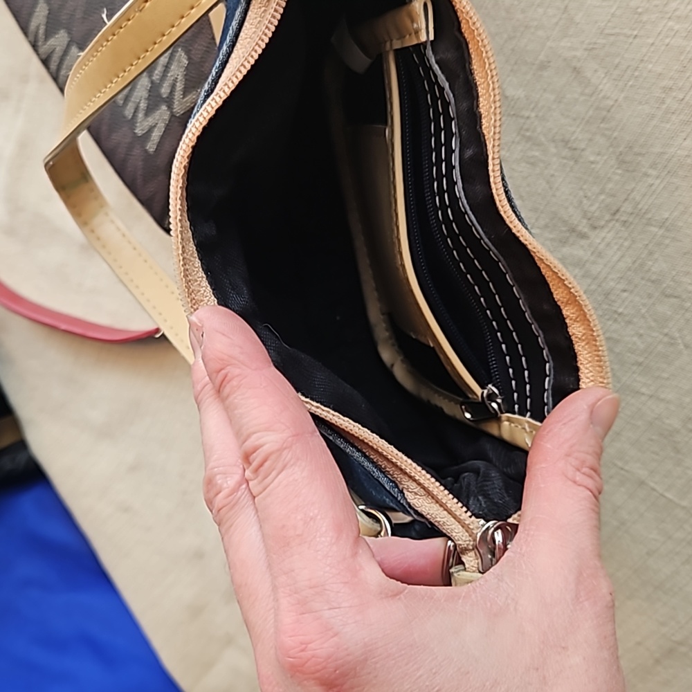 Purse - Picture 3 of 5